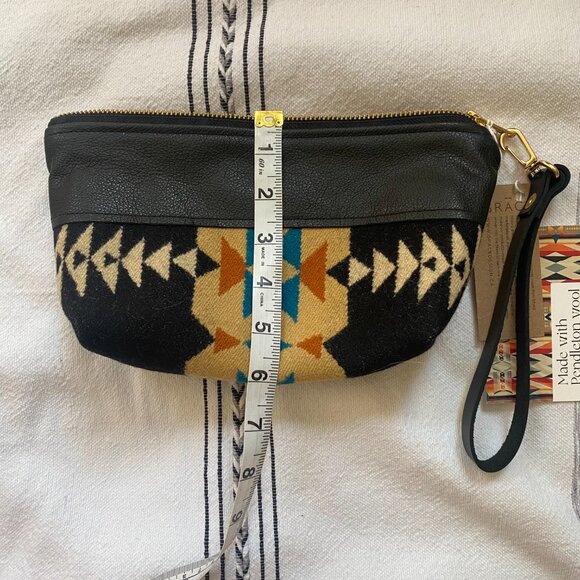 Pendleton Journey Pouch - Helios - Picture 2 of 6